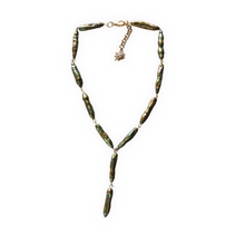 Cargar imagen en el visor de la galería, CORBATIN PERLA MADRE