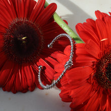 Cargar imagen en el visor de la galería, BRAZALETE NUDO PLATEADO