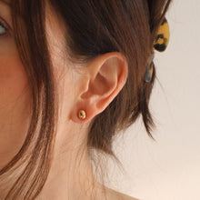 Cargar imagen en el visor de la galería, Aretes Dome