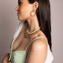 Cargar imagen en el visor de la galería, CLASSIC MOTHER PEARL NECKLACE