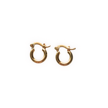 Cargar imagen en el visor de la galería, MINI HOOPS DORADAS
